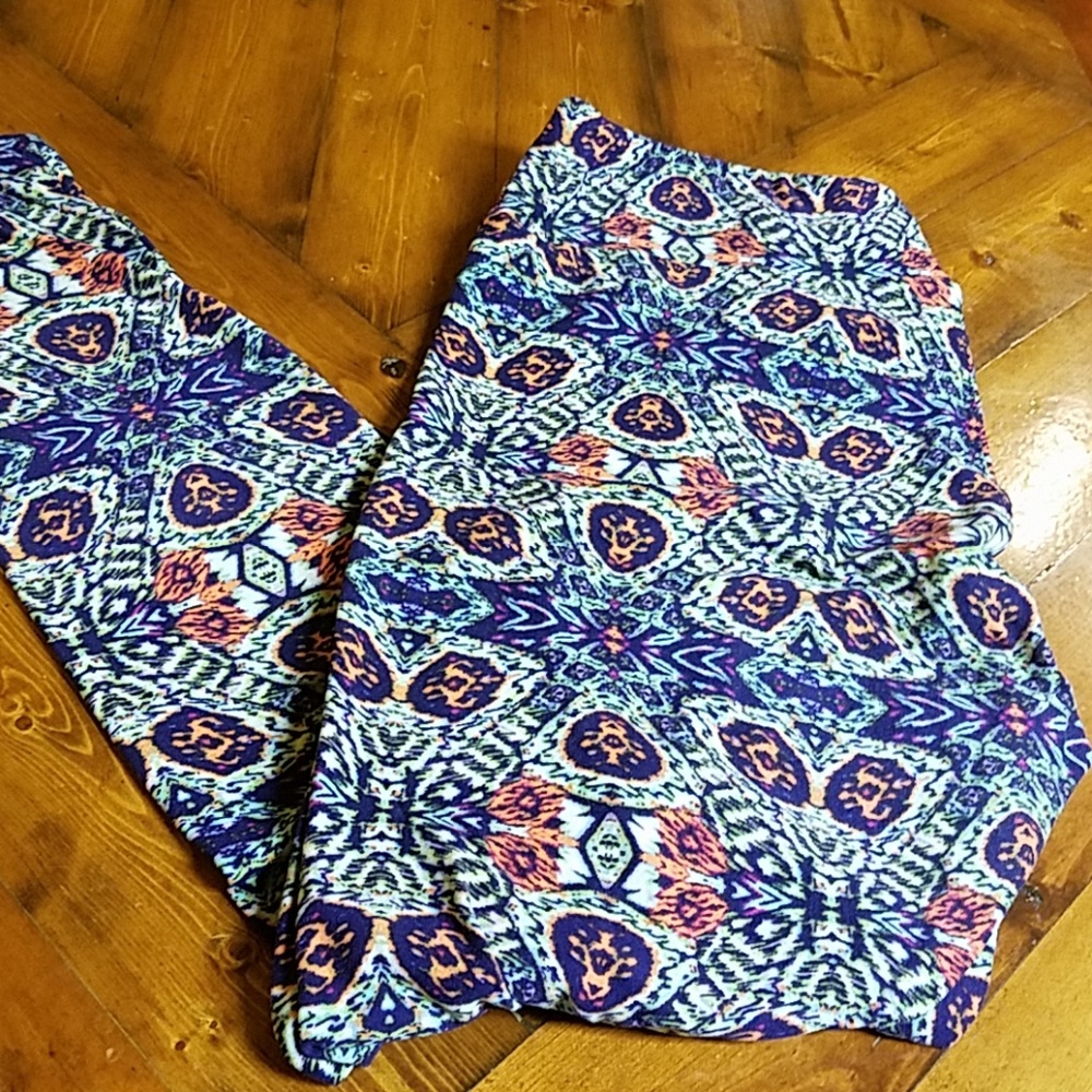 LuLaRoe soft leggings great condition